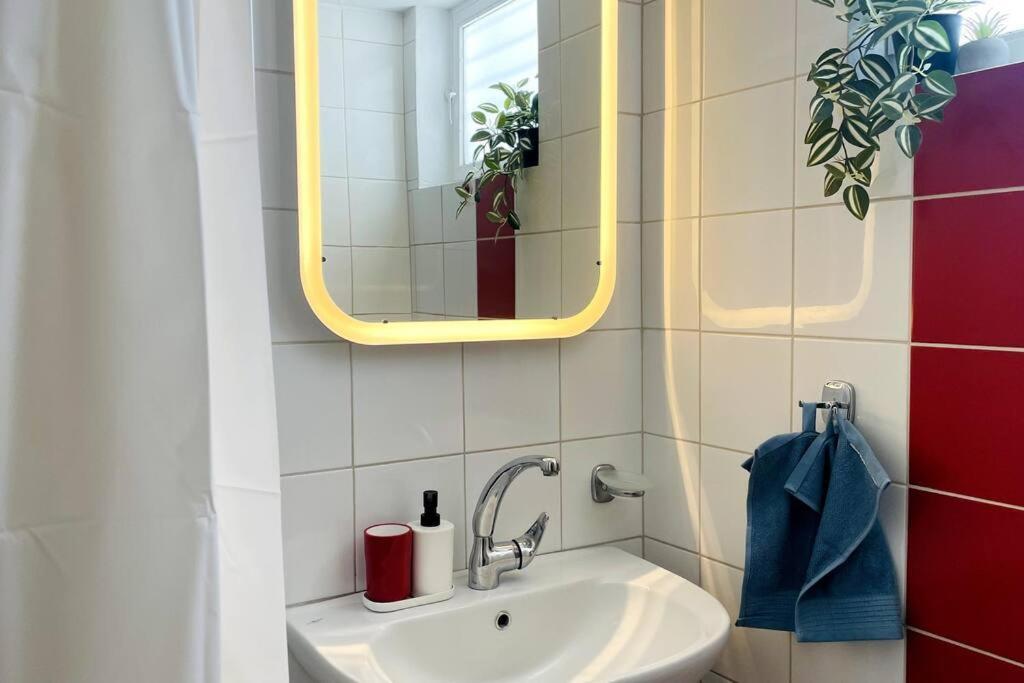 Cybele Apt Downtown Lägenhet Volos Exteriör bild