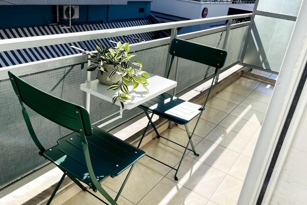 Cybele Apt Downtown Lägenhet Volos Exteriör bild