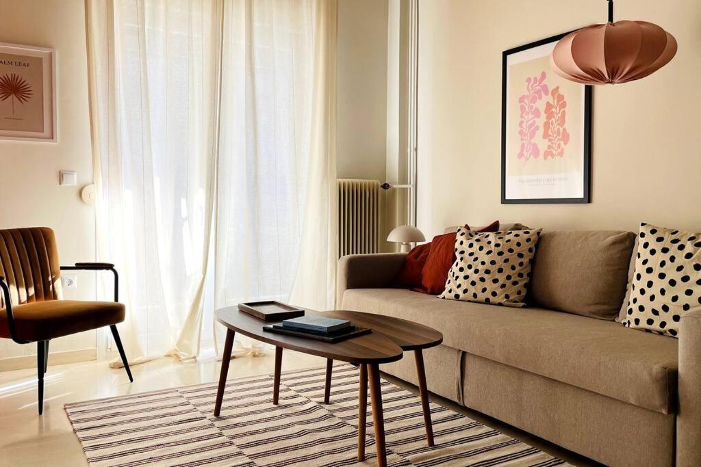Cybele Apt Downtown Lägenhet Volos Exteriör bild