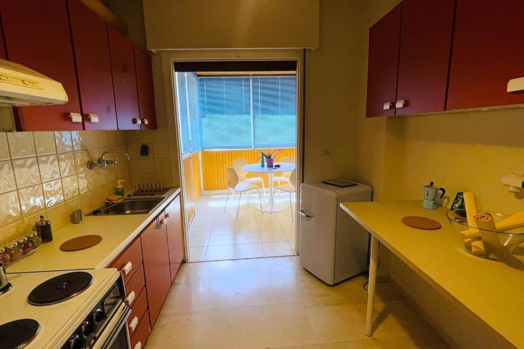 Cybele Apt Downtown Lägenhet Volos Exteriör bild